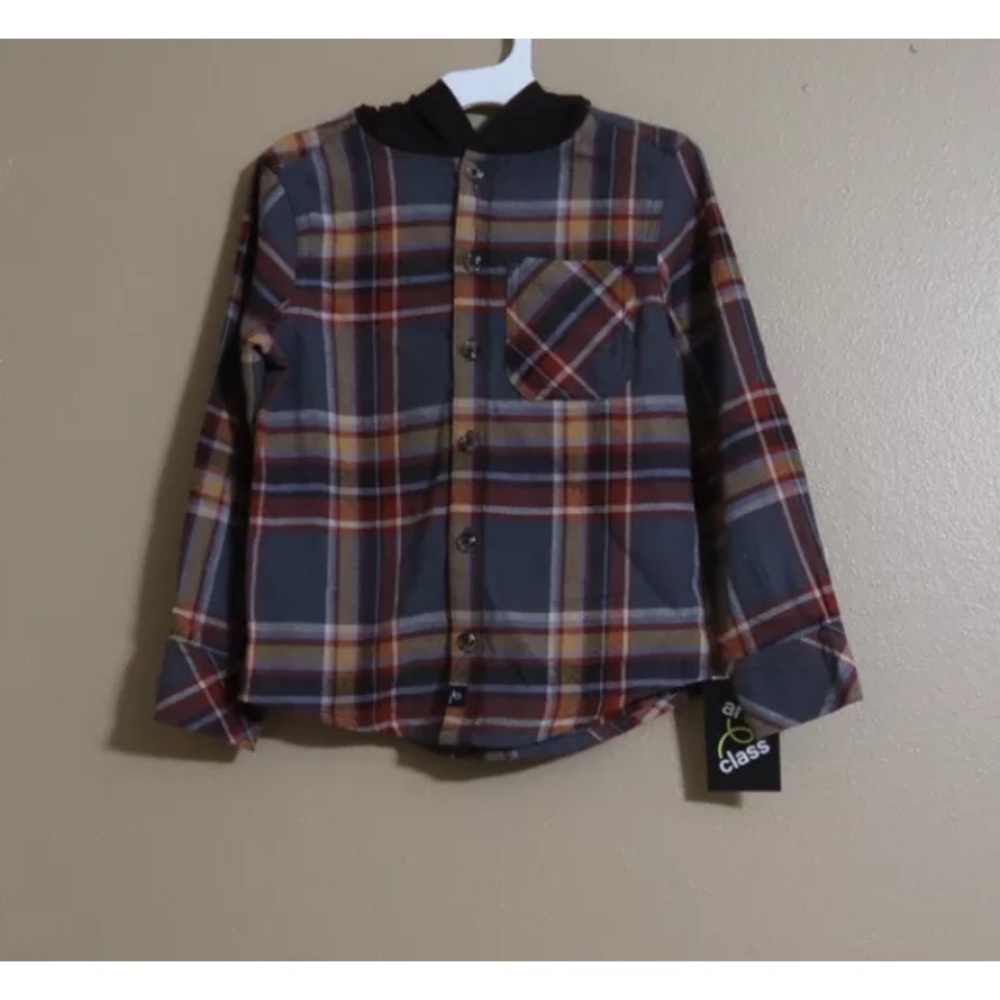 Boys’ hooded shirt💫